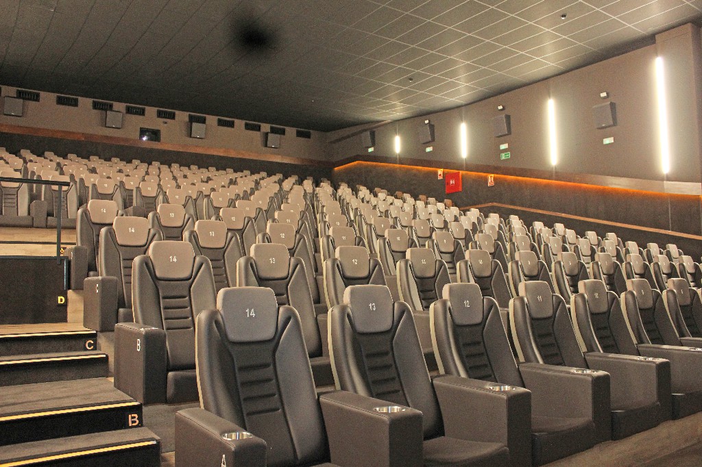 Pepa Seating Cines